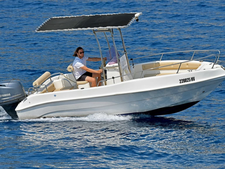 Bellingardo OPEN 550 charter bareboat eller skeppad i Hvar