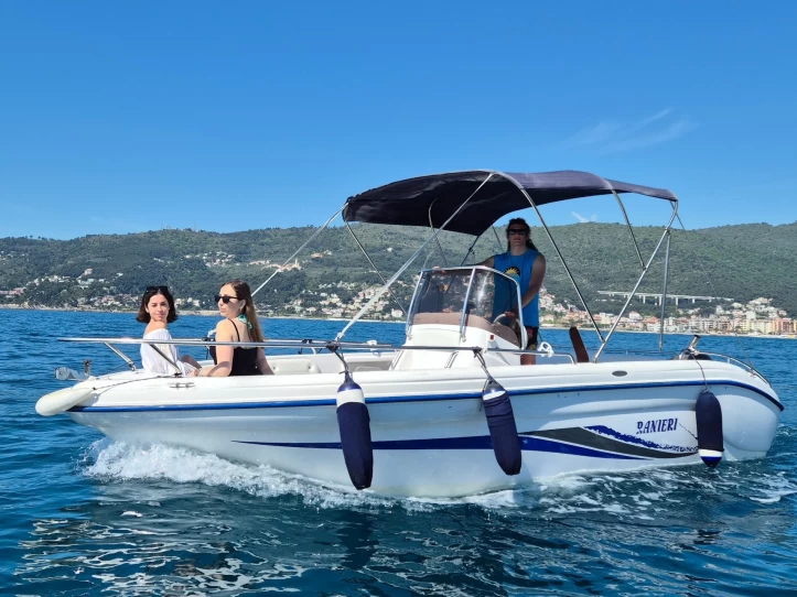 Hyr en Ranieri Soverato 545 Marina di Andora 