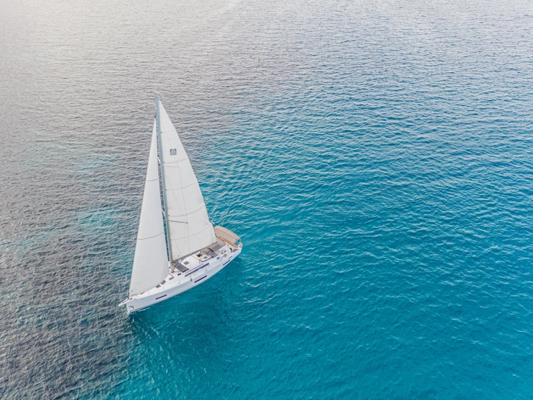 Dufour Dufour 530 charter bareboat eller skeppad i Palermo