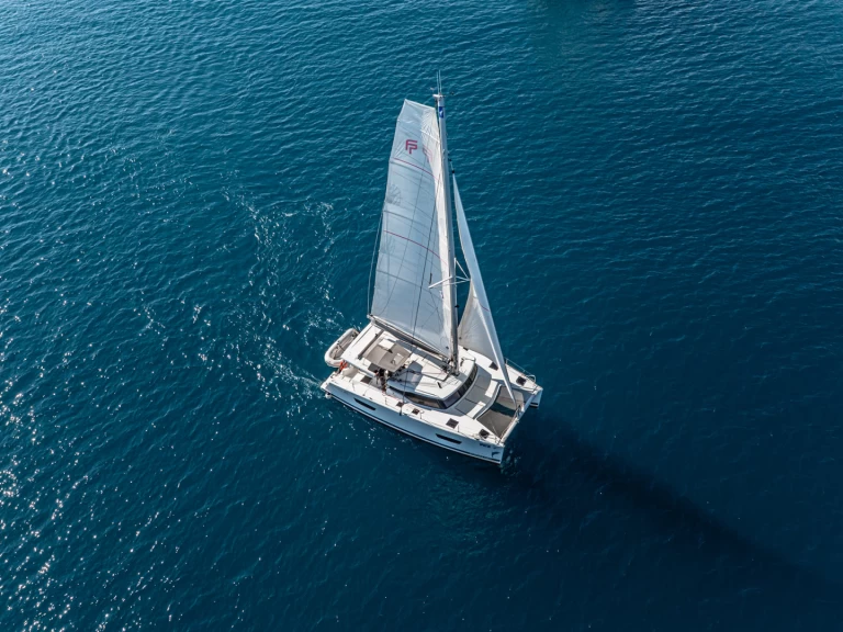 Uthyrning Katamaran  Fountaine Pajot med en båtlicens 