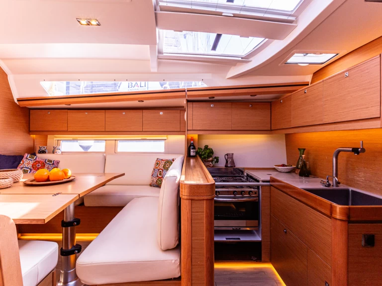 Uthyrning Segelbåt  Dufour med en båtlicens 