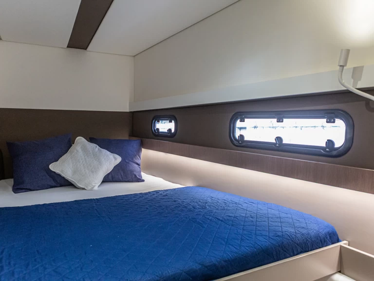 Yacht charter Palermo billig Bali 4.1