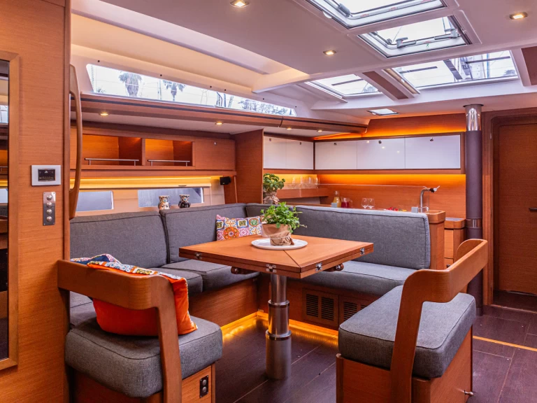 Segelbåt  för uthyrning Furnari till det bästa priset 