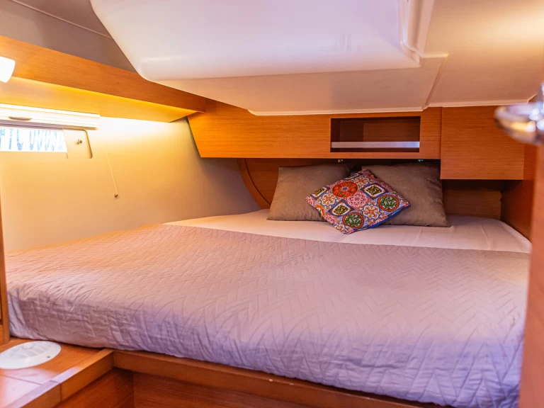 Yacht charter Palermo billig Dufour 430