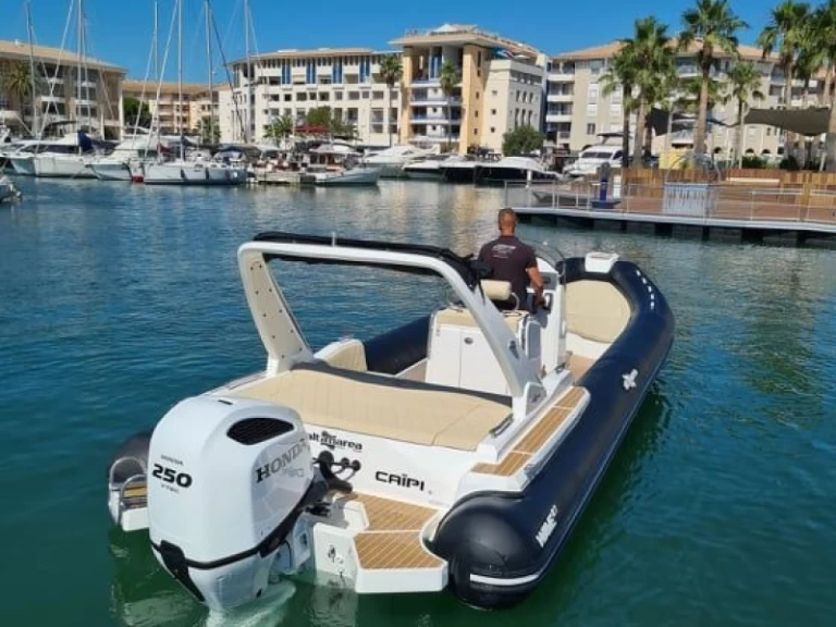 Altamarea Wave 27 charter bareboat eller skeppad i Port Santa-Lucia