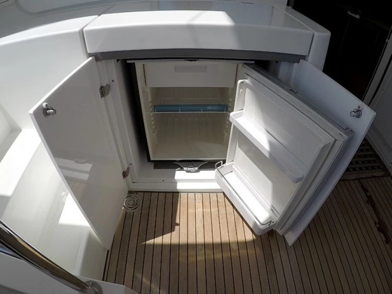 Hyra Katamaran  med eller utan skeppare Lagoon Šibenik  