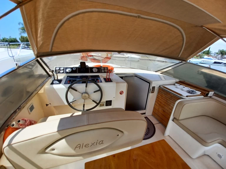 Hyra Motorbåt  med eller utan skeppare Partenautica Terracina 