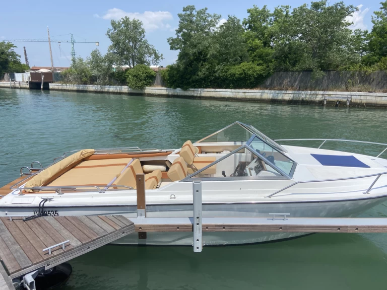 Hyr en Glastron Laraya  San Giuliano - Venezia 