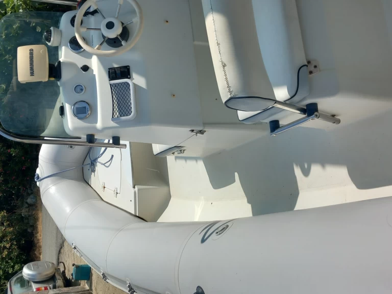 Uthyrning RIB i Sainte-Lucie de Porto-Vecchio - Zodiac Explorer 640