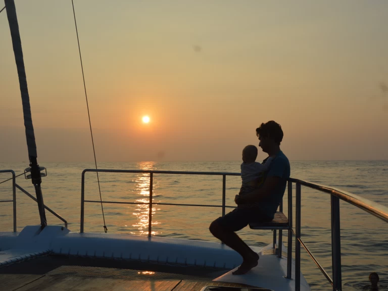 Uthyrning Katamaran  Ceycat'53 med en båtlicens 