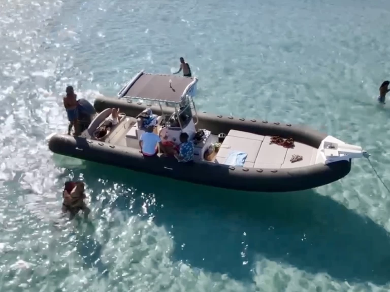 Uthyrning RIB i Palau - Capelli Tempest 900