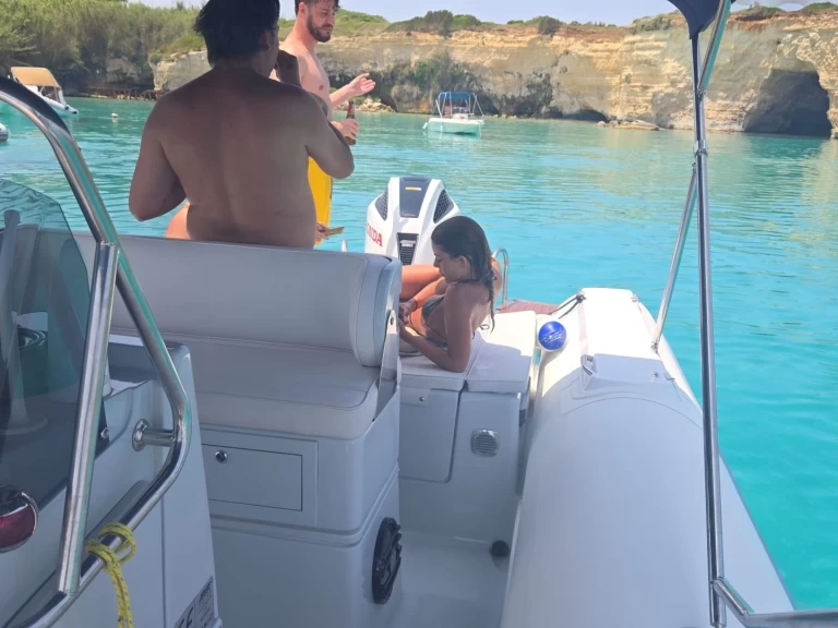 Uthyrning RIB i San Foca - Joker Boat Clubman 24