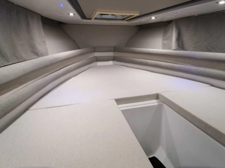 Yacht charter Ibiza Town billig Saver 870 WA