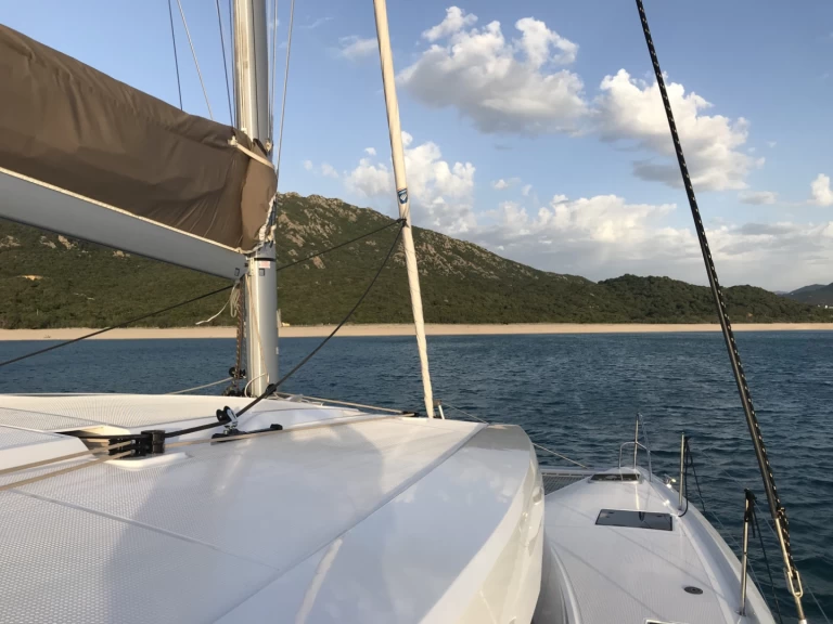 Hyr en Fountaine Pajot Isla Cannes 
