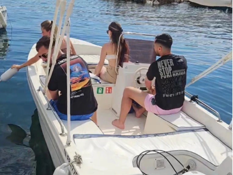 Hyra Motorbåt  med eller utan skeppare Selva-Marine Marseille 