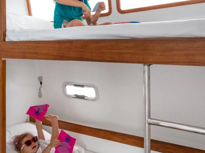 Ceycat'53 Catamaran charter bareboat eller skeppad i Trincomalee