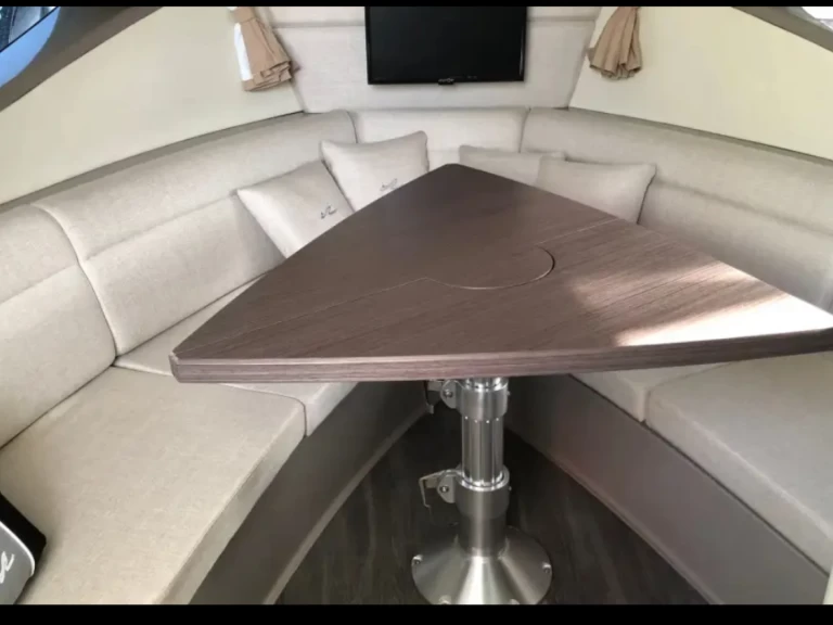 Hyra Motorbåt  med eller utan skeppare Sea Ray Ajaccio 