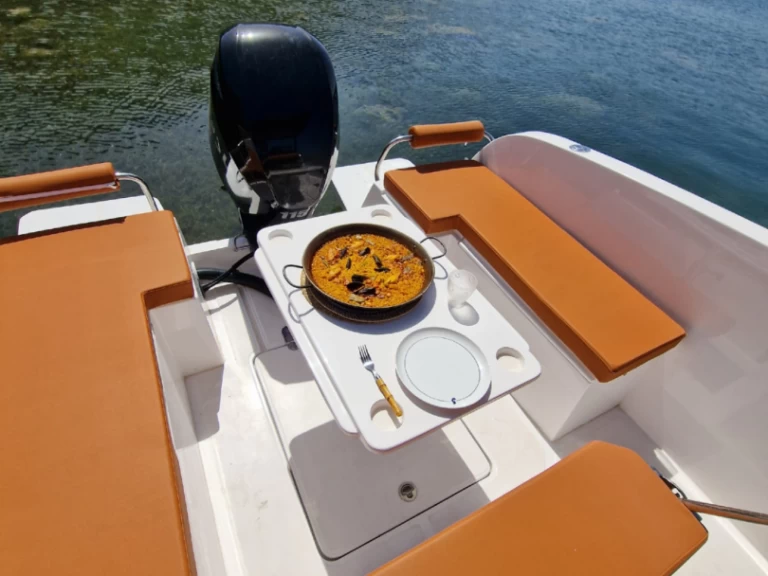 Uthyrning Cala Llonga - Boats mak Cattleya X6 av Samboat 