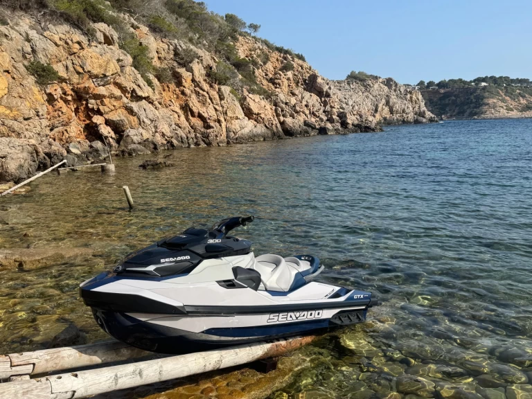 Hyra Jet ski med eller utan skeppare Sea-Doo Marina Ibiza 