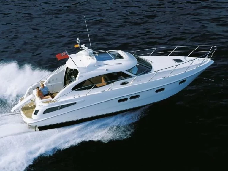 Uthyrning Motorbåt  Régal med en båtlicens 