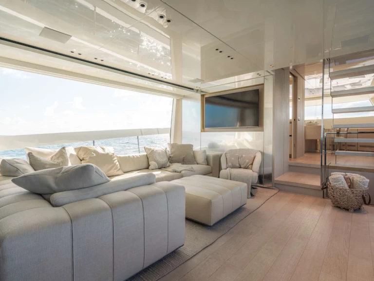 Uthyrning Lyx yacht San Lorenzo med en båtlicens 