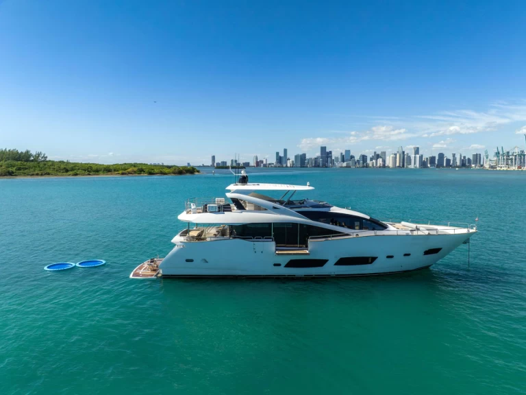 Uthyrning Lyx yacht i Miami  - Sunseeker RMM JOB