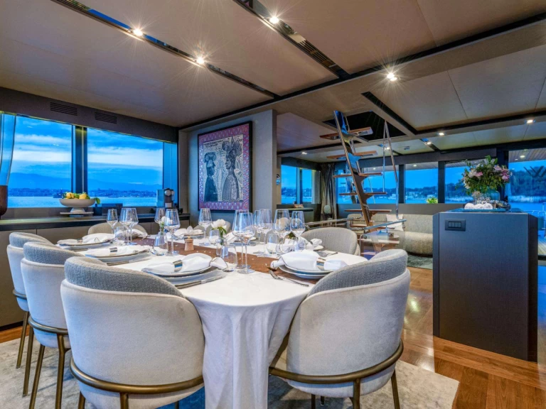 WALLY YACHTS KOKONUT'S WALLY charter bareboat eller skeppad i Antibes