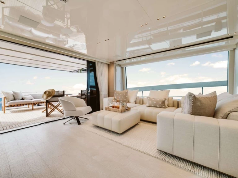 San Lorenzo Vasiliki charter bareboat eller skeppad i Bahamas 