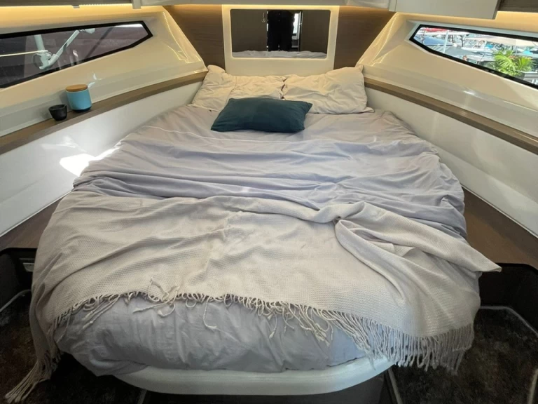 Hyra Motorbåt  med eller utan skeppare Jeanneau Zadar 