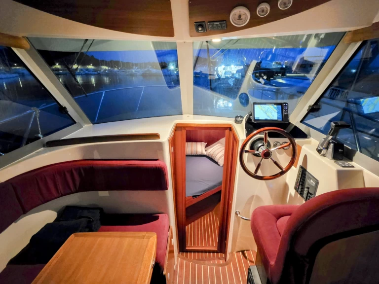 Yacht charter Drage billig Ocqueteau 815 Range Cruiser