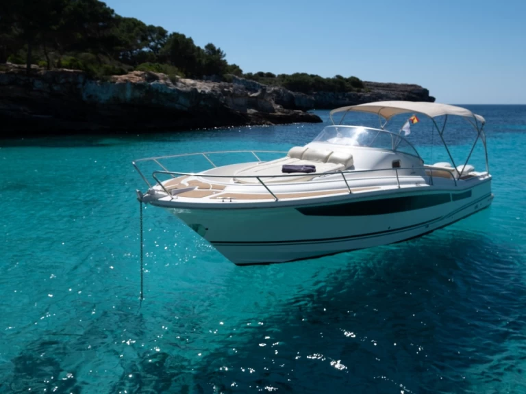 Uthyrning Motorbåt  Jeanneau med en båtlicens 