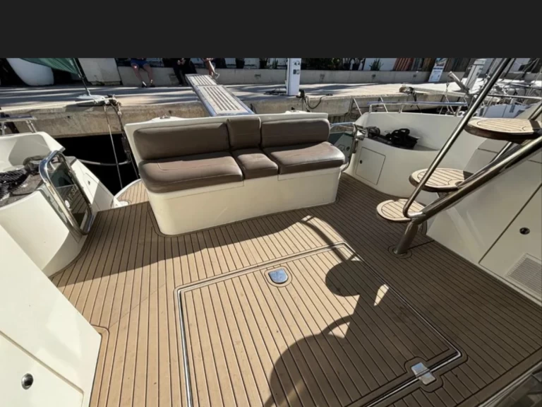 Azimut Azimut 52 Fly charter bareboat eller skeppad i Torrevieja