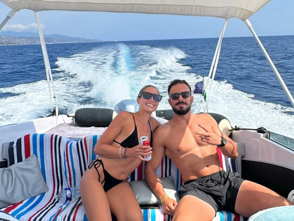 Tullio-Abbate Mito 23 charter bareboat eller skeppad i Beaulieu-sur-Mer