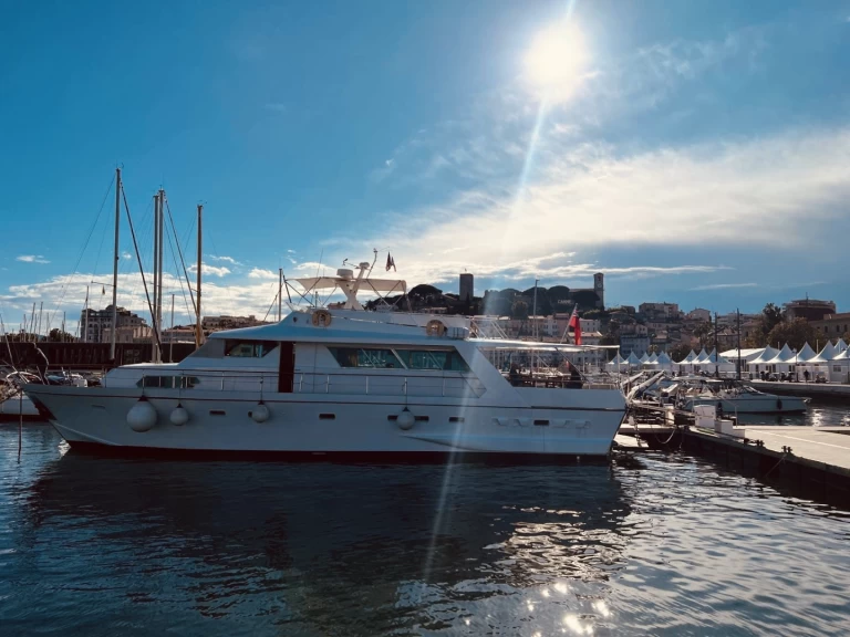 Båtuthyrning Cantieri Di Pisa Pegasus i Vieux Port de Cannes på Samboat 