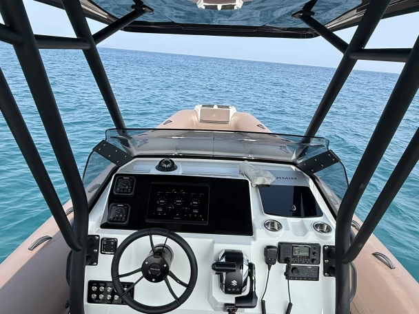 Uthyrning Motorbåt  Brig med en båtlicens 