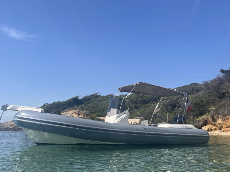 Yacht charter Port de Hyères (St Pierre) billig Capelli 700 Sun