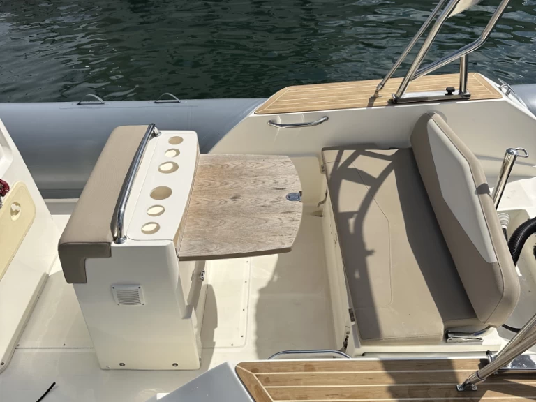 Hyra RIB med eller utan skeppare Capelli Port de Hyères (St Pierre) 