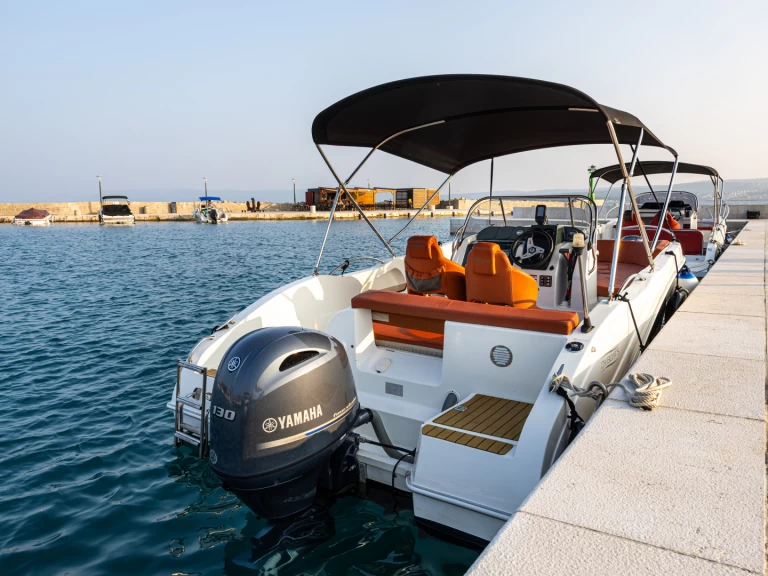 Hyra Motorbåt  med eller utan skeppare Okiboats Crikvenica 