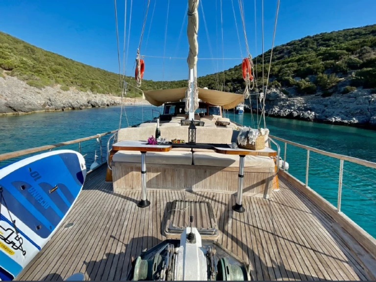 Uthyrning RIB Gulet med en båtlicens 