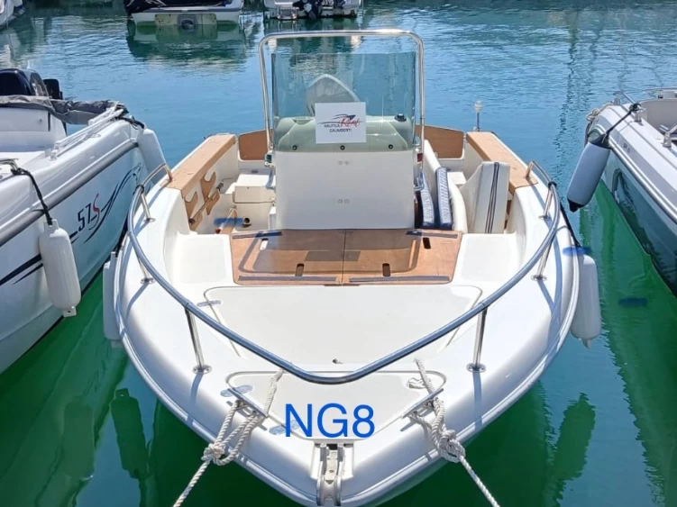 Capelli Cap 17 charter bareboat eller skeppad i Porto Mirabello