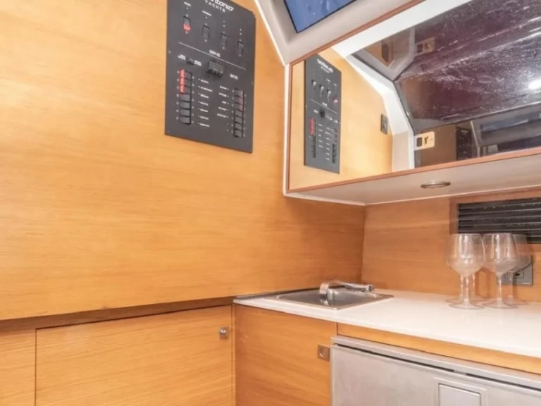 De Antonio D33 Open D33 charter bareboat eller skeppad i Ibiza Magna