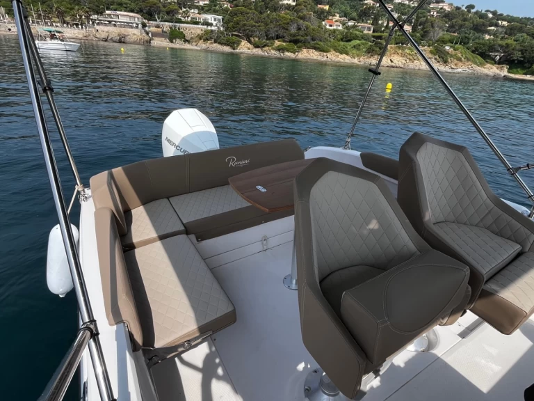 Båtuthyrning Ranieri Next 240 Sh i Saint Raphael på Samboat 