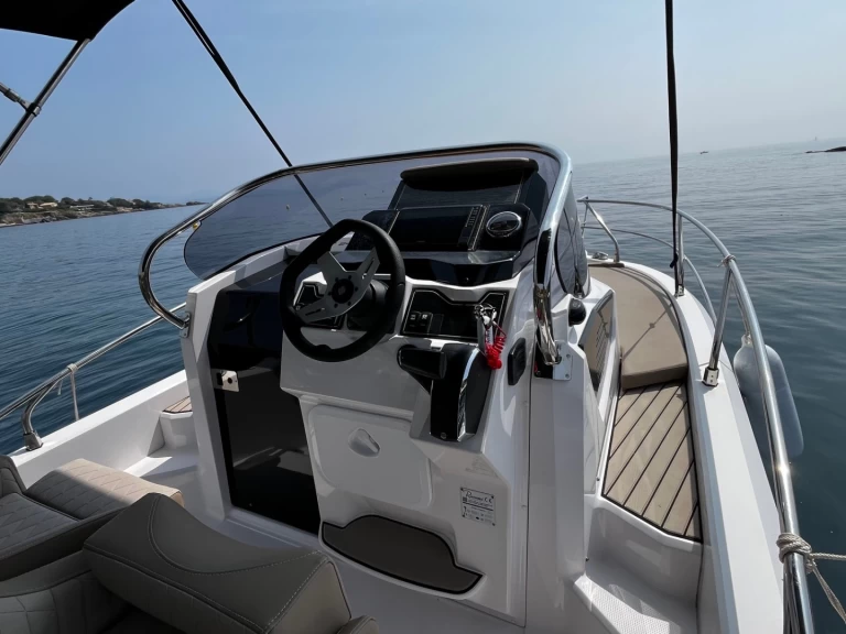 Hyra Motorbåt  med eller utan skeppare Ranieri Saint Raphael 