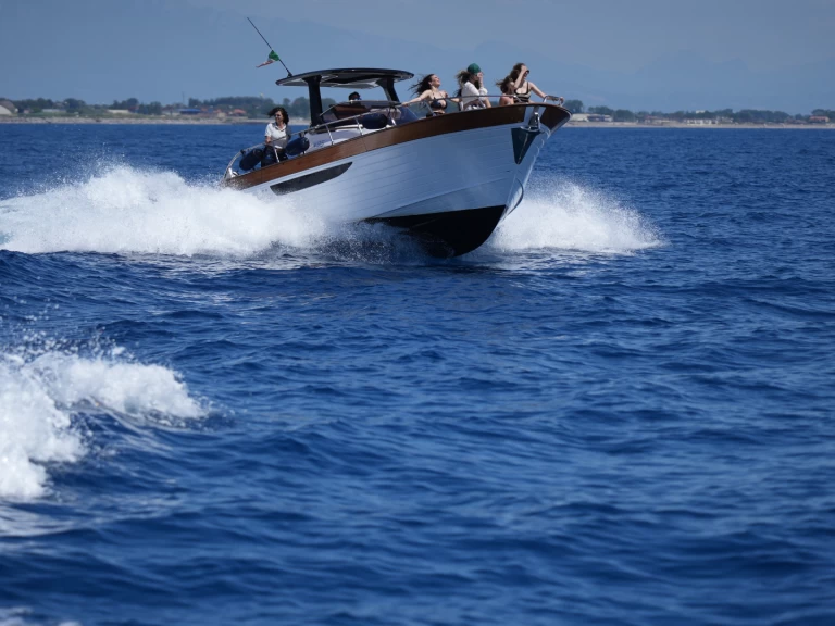 Yacht charter Salerno billig 9.5 wa