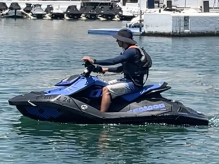 Hyra Jet ski med eller utan skeppare Bombardier Puerto Banús 