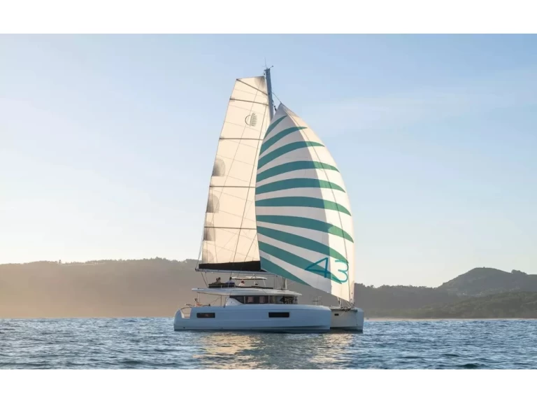 Uthyrning Katamaran  Lagoon med en båtlicens 