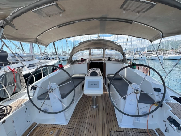 Hyra Segelbåt  med eller utan skeppare Bavaria Kaštela 