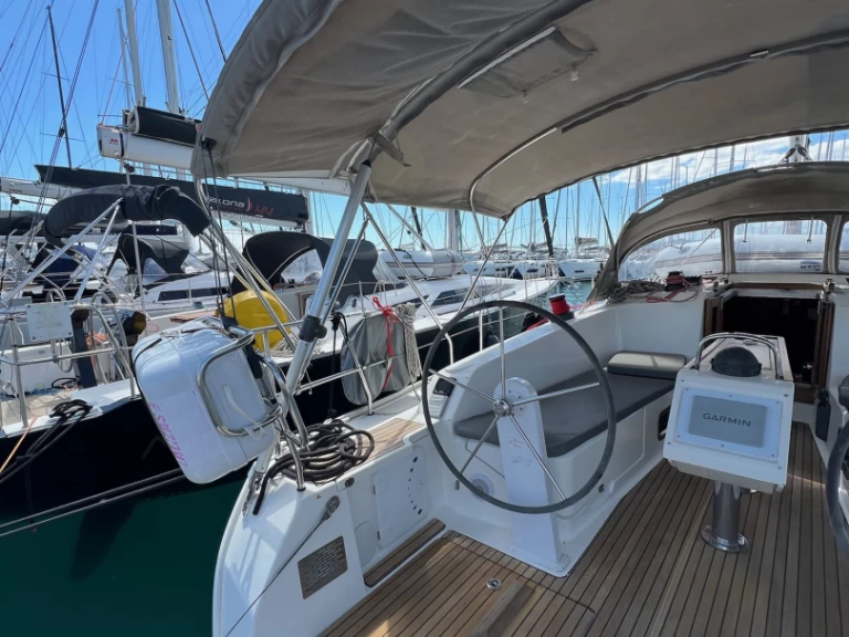 Uthyrning Segelbåt  Bavaria med en båtlicens 