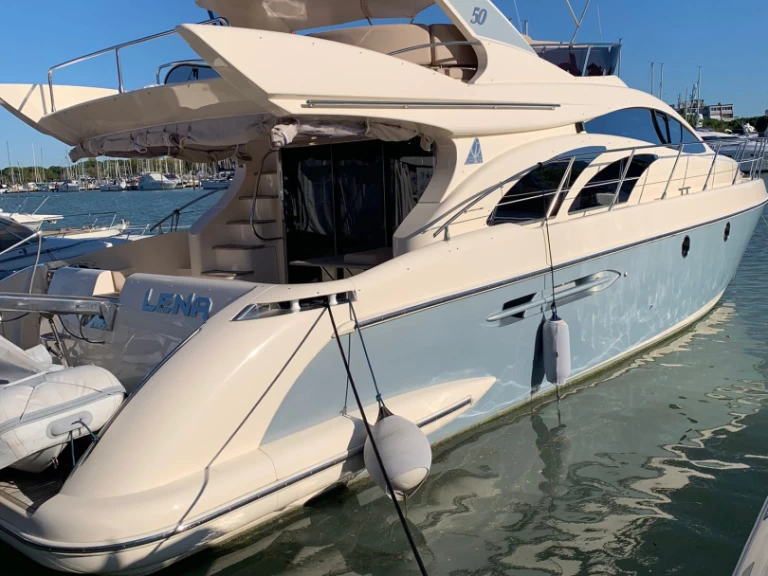 Azimut Azimut 50 Fly charter bareboat eller skeppad i Lignano Sabbiadoro
