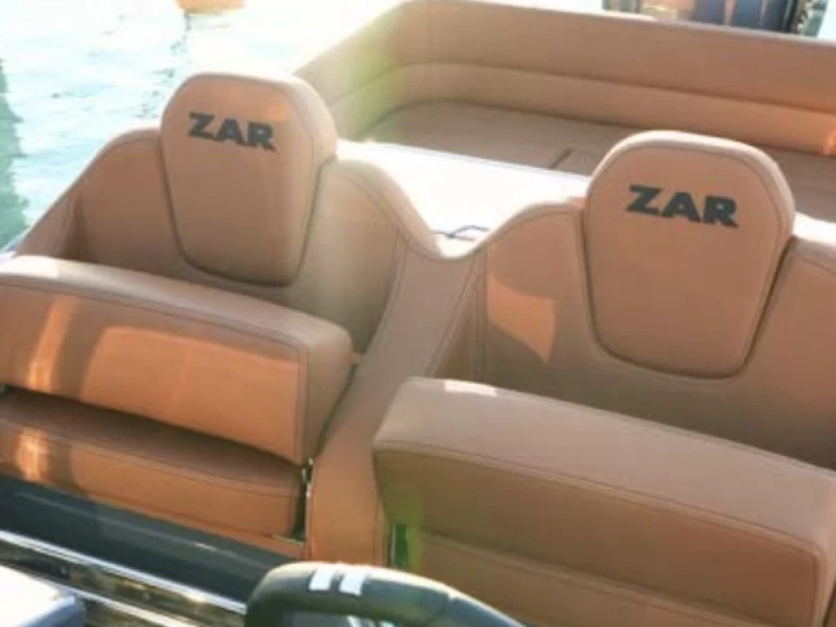  Motorboat B charter bareboat eller skeppad i Porto San Giorgio